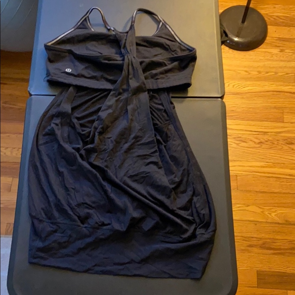 Size 12 black lulu tank